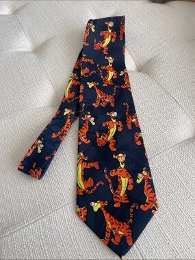 Disney Pooh collection tie